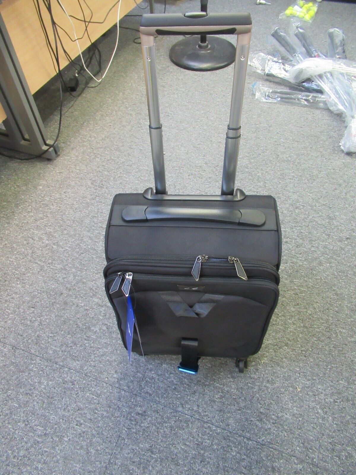 mizuno onboarder hand luggage suit case